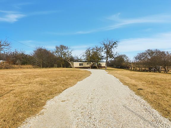 3rd image of 540 County Road 2906