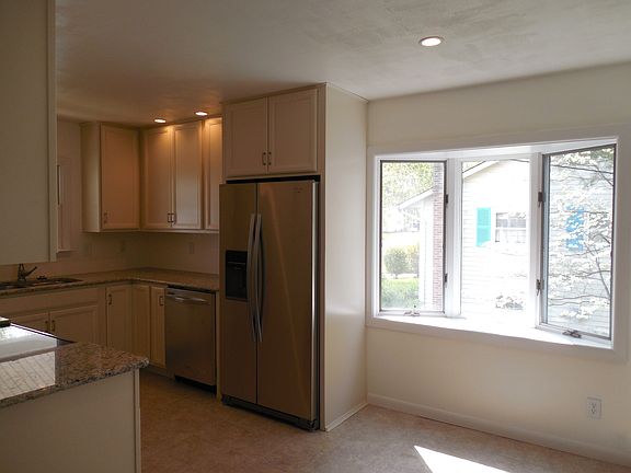 Tons of natural light from bay window