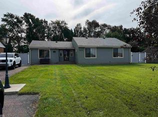 38208 S Groesbeck Hwy, Clinton Township, MI 48036