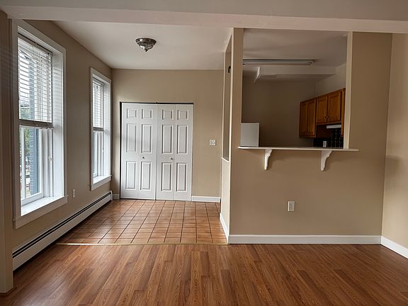 3rd image of 27 W Strand St APT 2A
