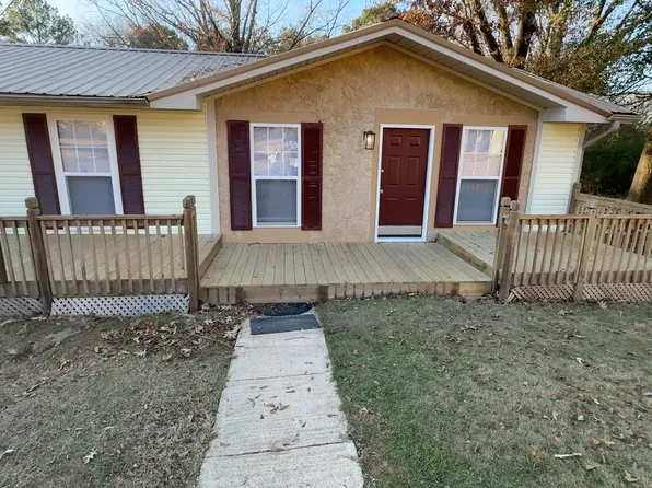 1212 Beaufort Cir, Bessemer, AL 35020