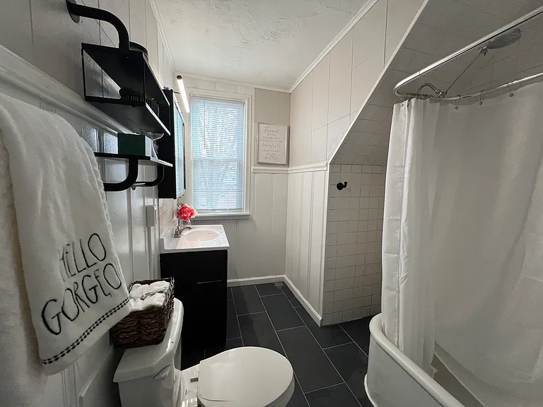 1084 Van Dyke St #301 — Photo 20