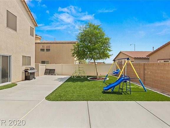 3rd image of 4823 Castle Lake Ct