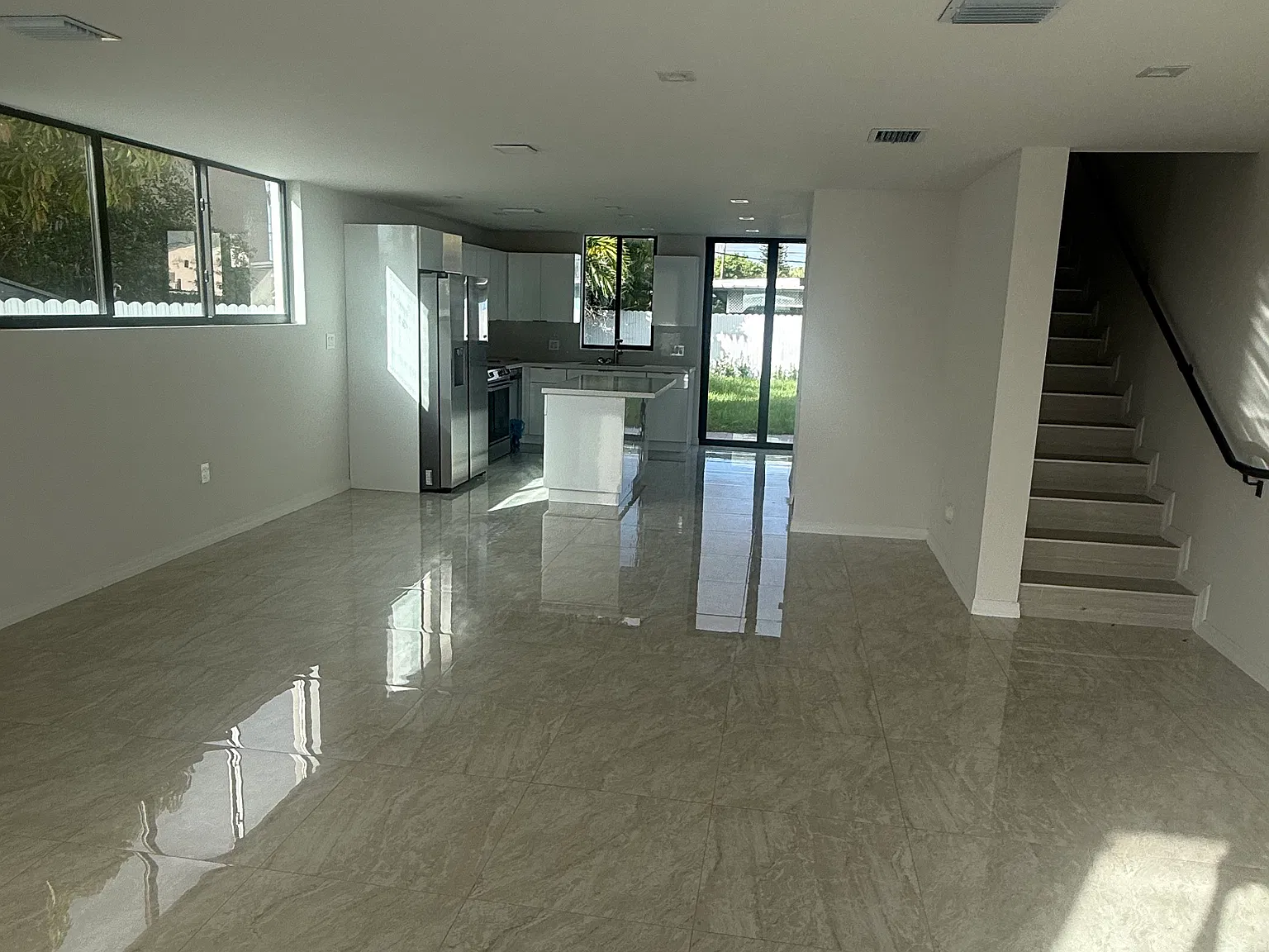 3 bed, 2.5 bath, 1500 sqft, $3,950 — Photo 1