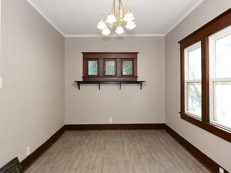 355 Lincoln Ave — Photo 10