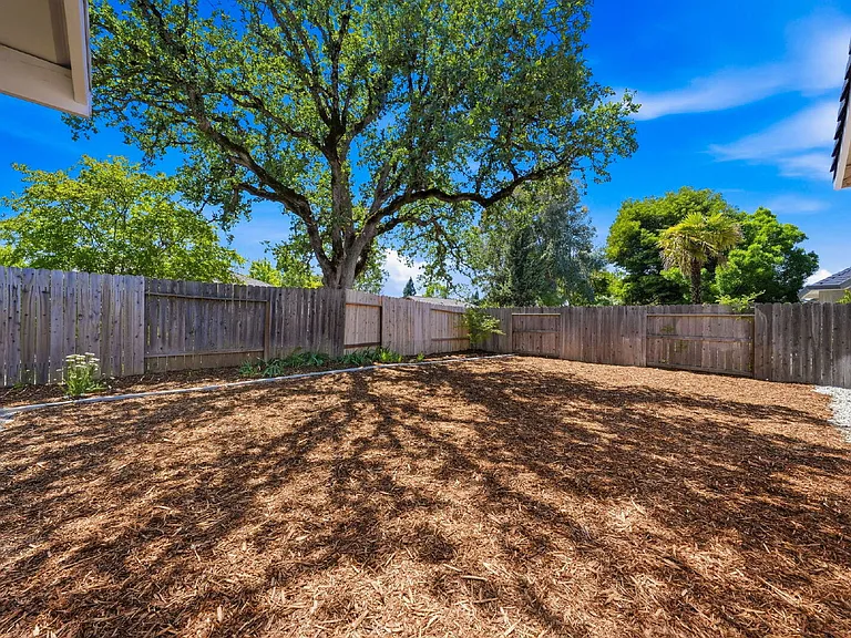 6245 Gold Hills Ct — Photo 11