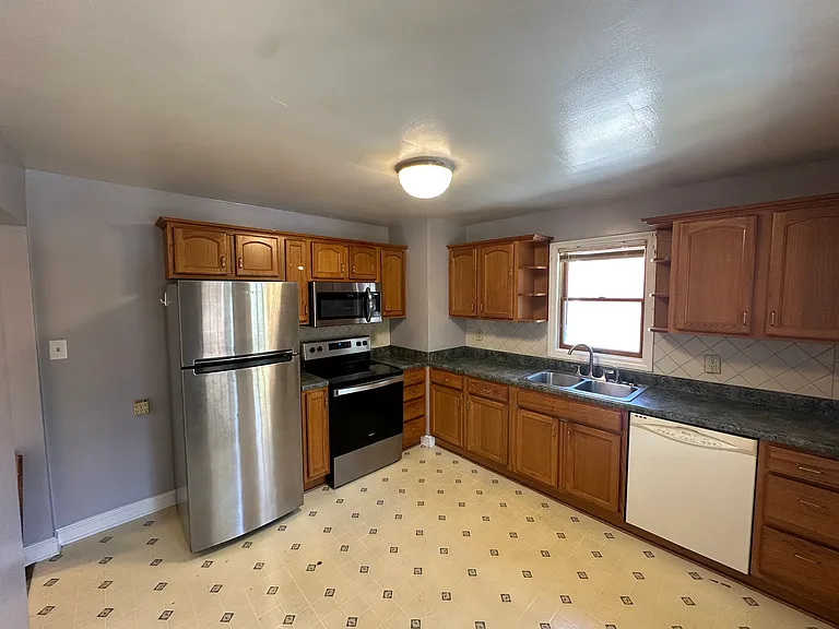 2521 Chatham St NW — Photo 15