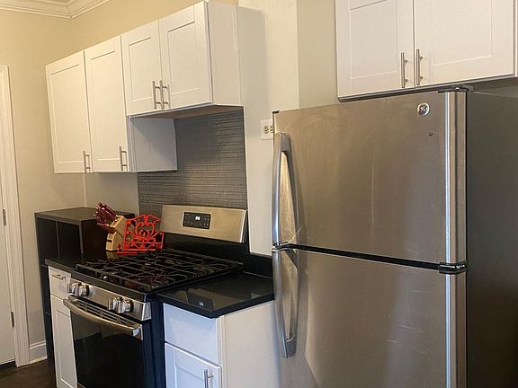 4th image of 3819 N Greenview Ave APT 2W