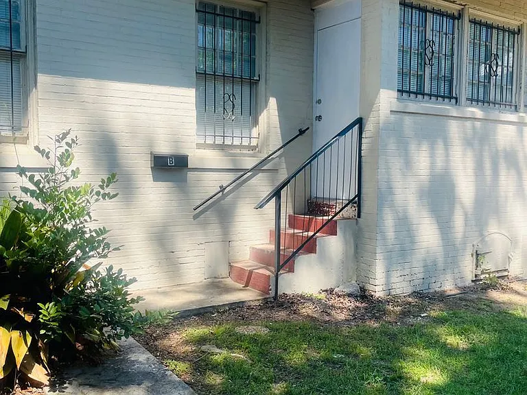 2585 Napier Ave #B — Photo 6