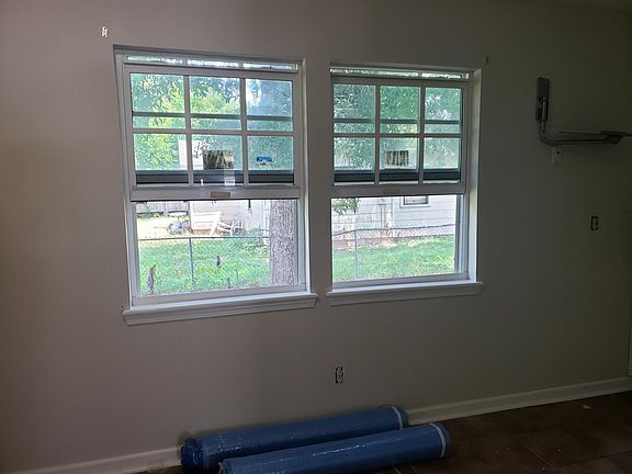5th image of 3000 N 6th Ave