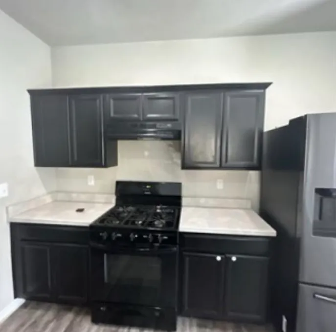 3 bed, 2.5 bath, 1355 sqft, $1,695 — Photo 3