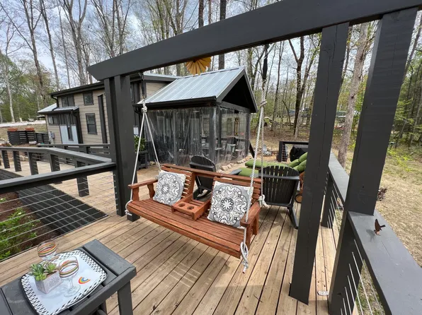 255 Waters Edge Way, Tracy City, TN 37387