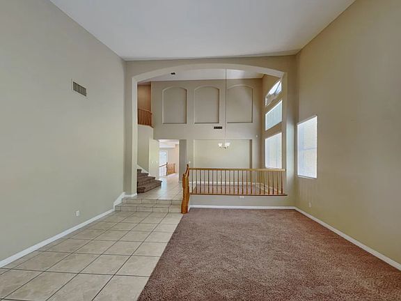 4th image of 911 Golden Poppy St #1