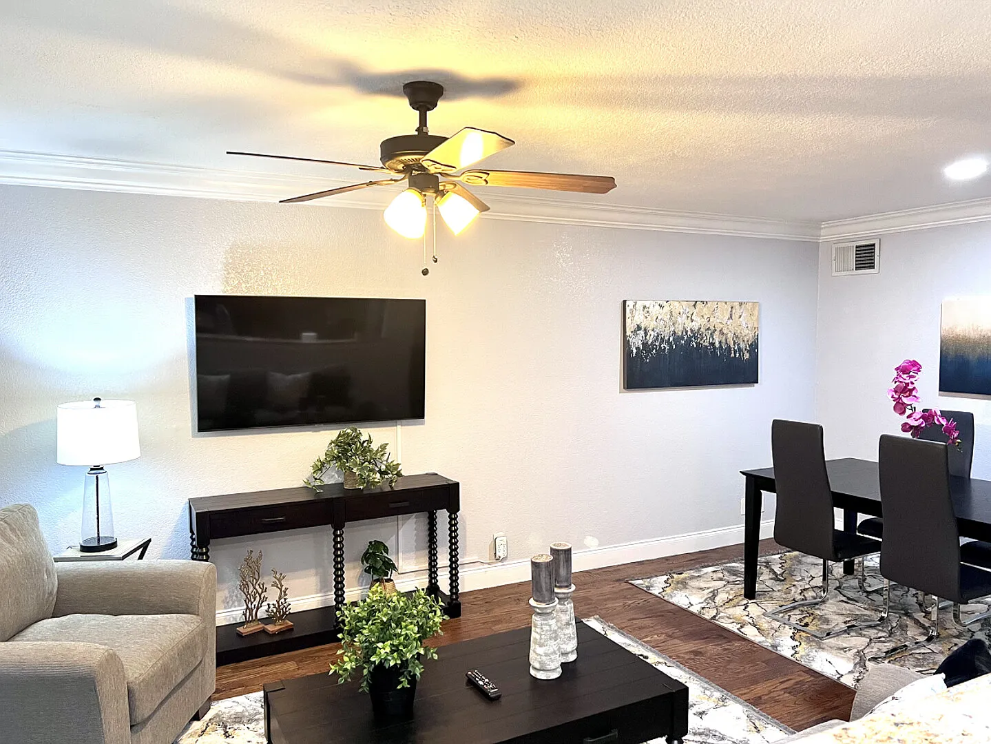 GP22B World Cup Stay - 10min to AT&T - Sleeps 4 - Free Parking — Photo 2