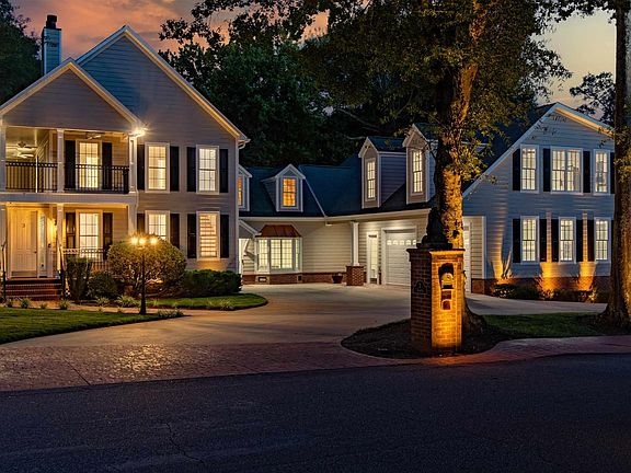 2nd image of 3 Rockwood Dr