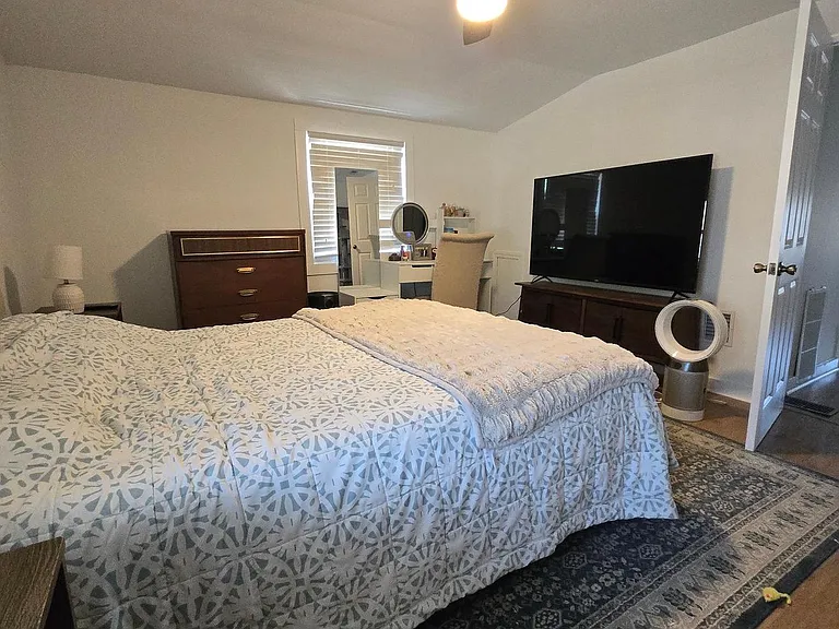 2306 Fort Dr — Photo 11