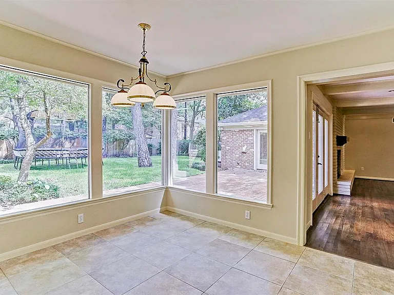 10626 Fairlane Dr — Photo 13