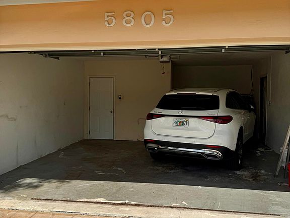 3rd image of 5805 NE 21st Avenue