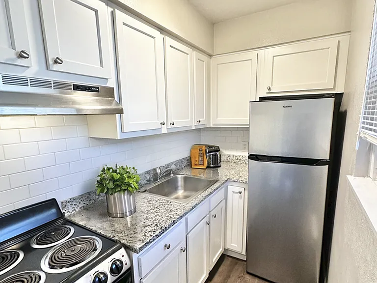 Arcadia Dell Apartments — Photo 11