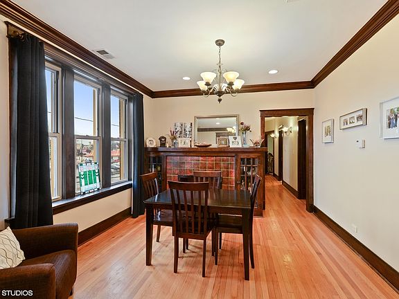 5th image of 2435 W Ainslie St APT 2
