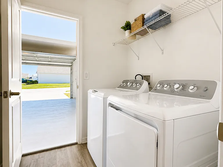 924 Serchio St — Photo 11