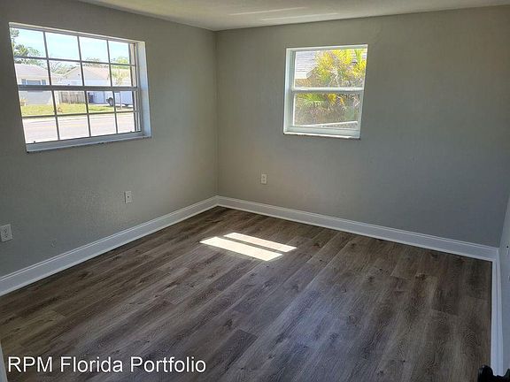 5th image of 3128 Holiday Lake Dr