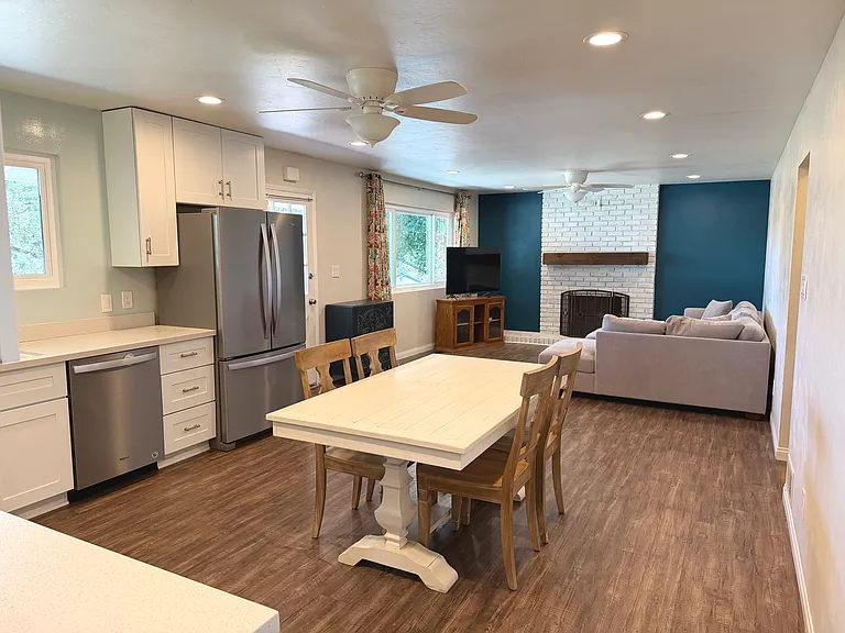 5100 Alamo Ave — Photo 1