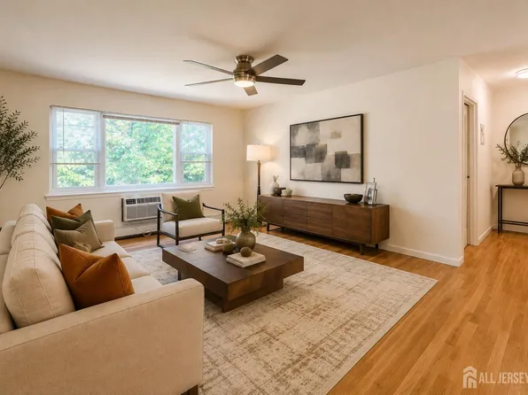 93 Fox Rd APT 3B, Edison, NJ 08817