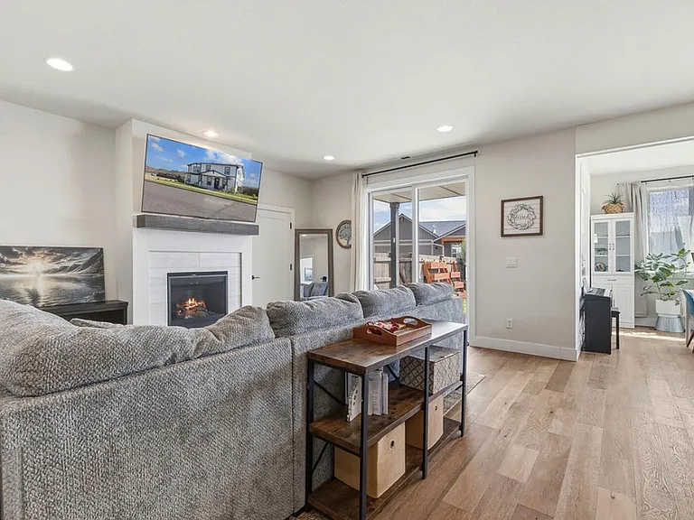 1008 NE Whistle Way — Photo 33
