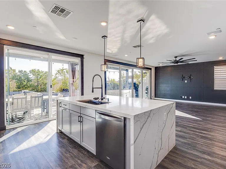 2605 Tolmezzo St — Photo 13