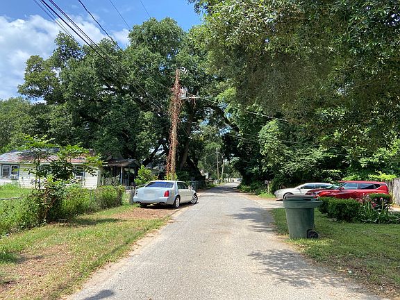 5th image of 30 Howard Dr