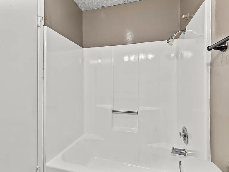 Towne East Village Apartment Homes — Photo 40