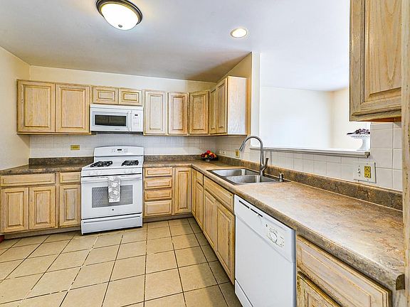 4th image of 2184 Mallard Ln