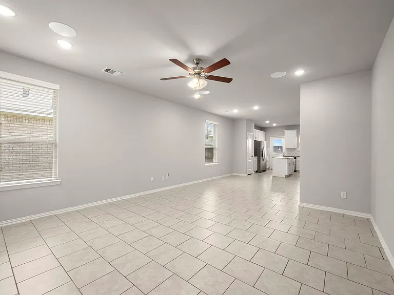 7446 French Quarter Ct — Photo 4