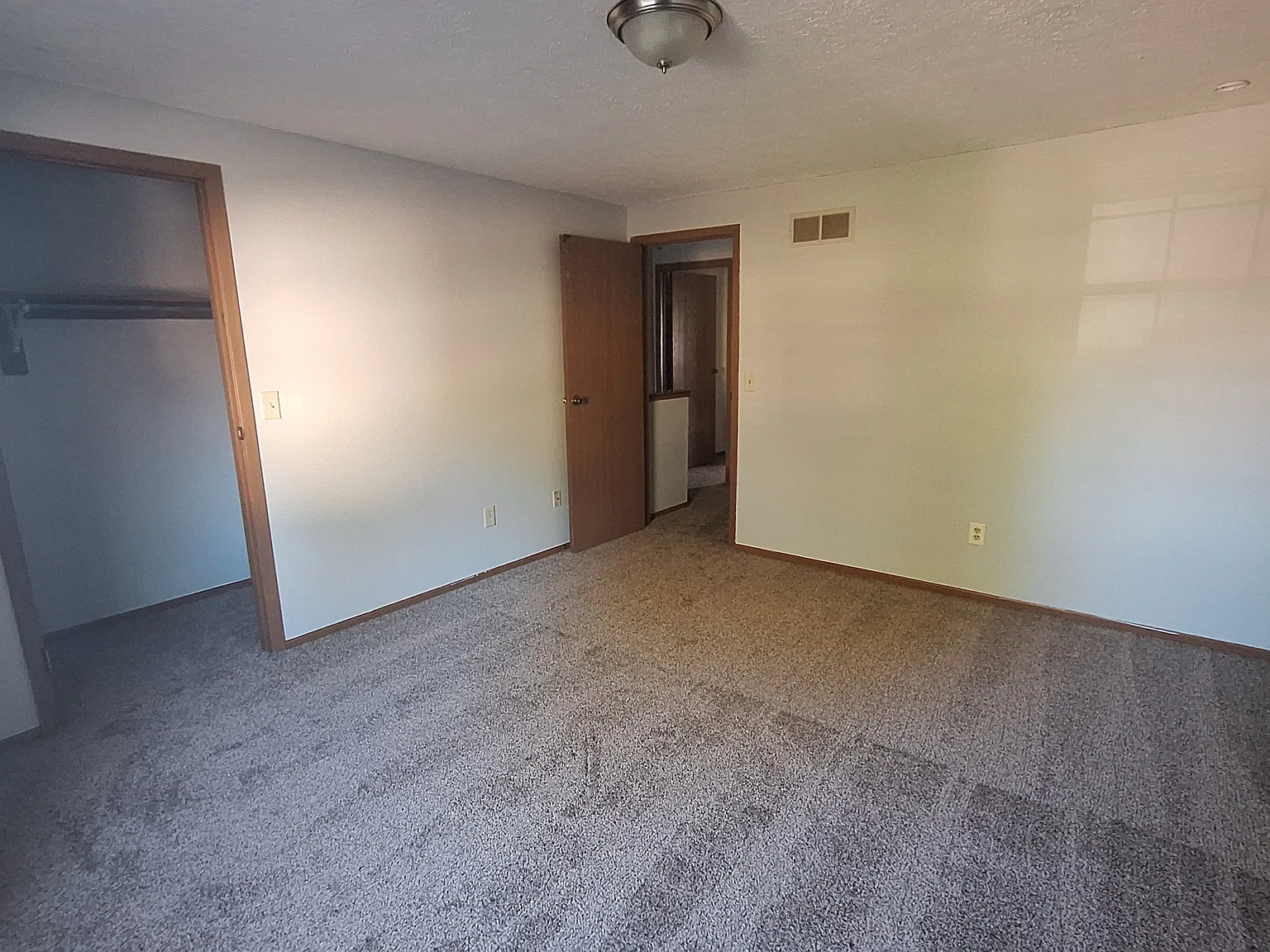 2 bed, 1.5 bath, $1,275 — Photo 2