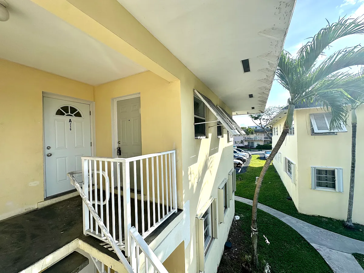 Building Photo - 7308 SW 82nd St #A216