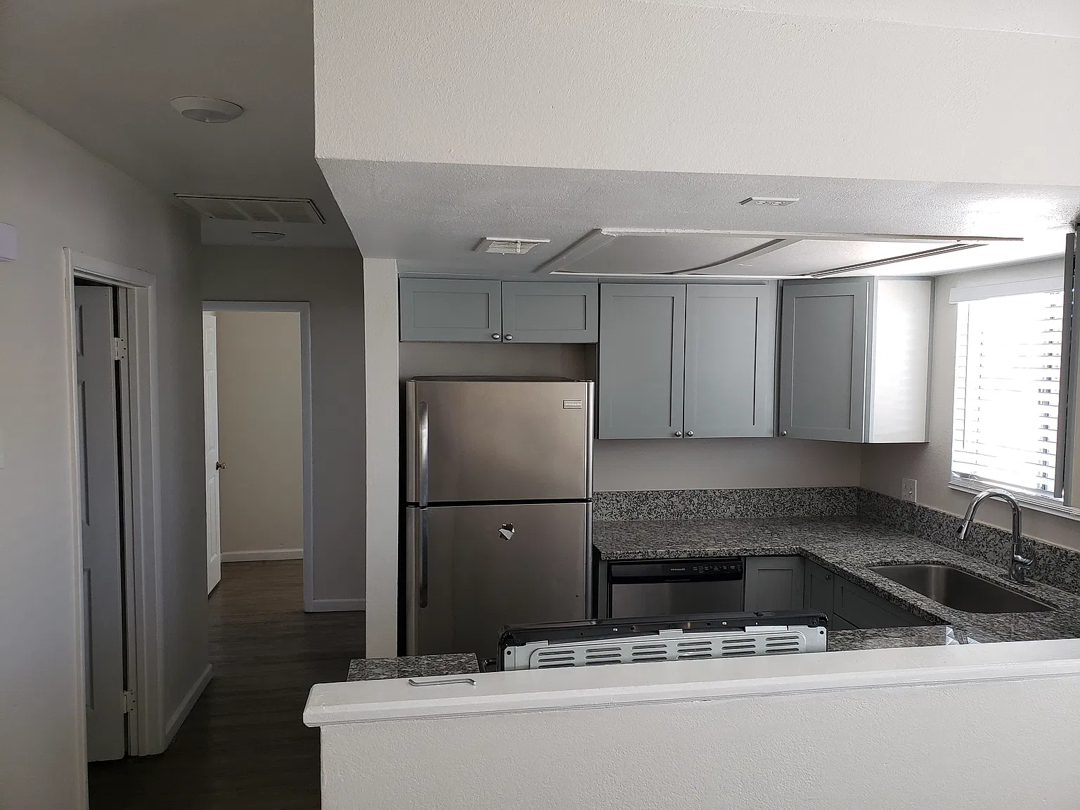 2 bed, 994 sqft, $1,475 — Photo 3