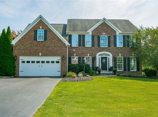 4 Chadwick Mnr, Fairport, NY 14450