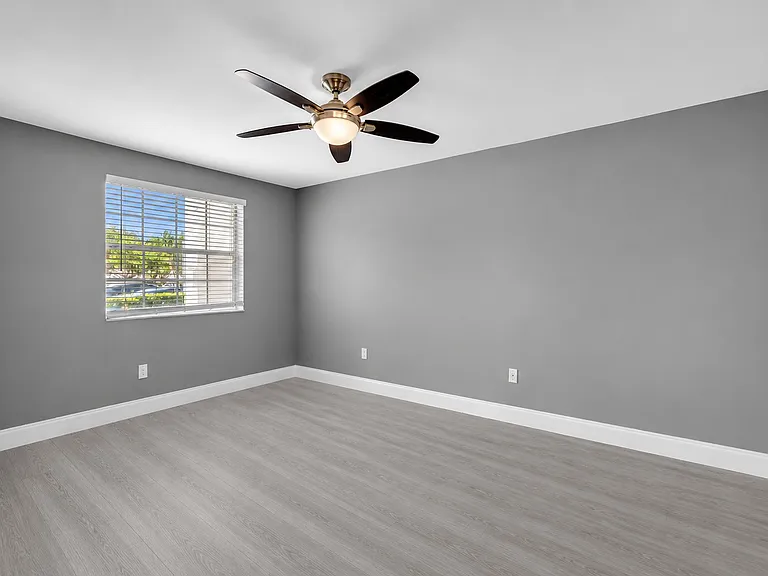 2871 N Oakland Forest Dr #112 — Photo 6