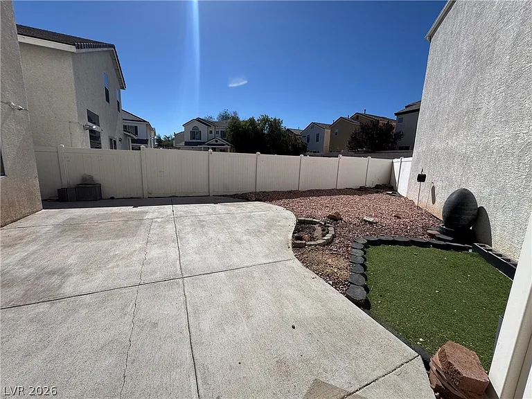 1521 Tillman Falls Ave — Photo 21