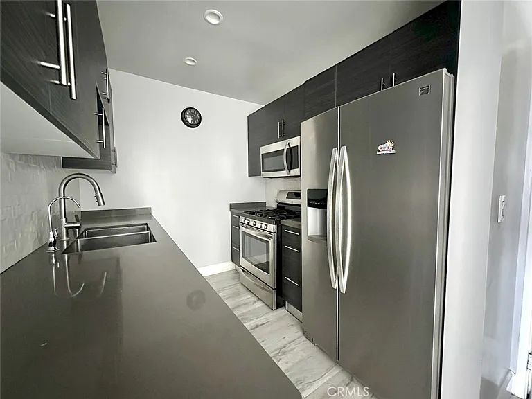 409 Burchett St #318 — Photo 3