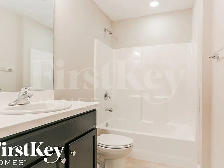 1062 SW Fenway Rd — Photo 12