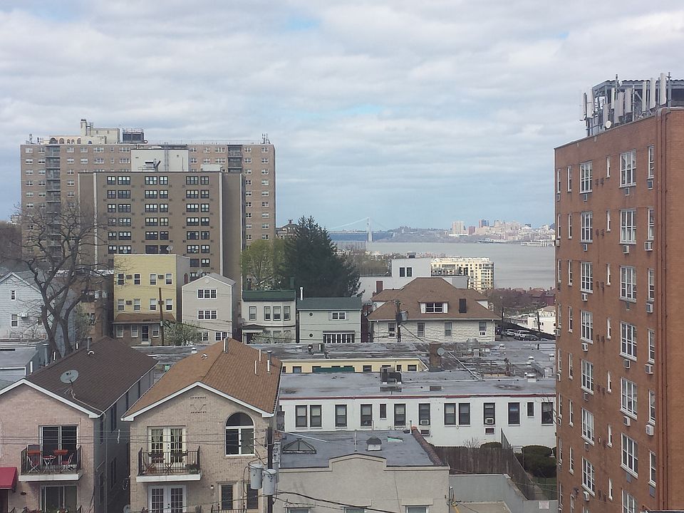 2nd image of 6701 Boulevard E APT F3