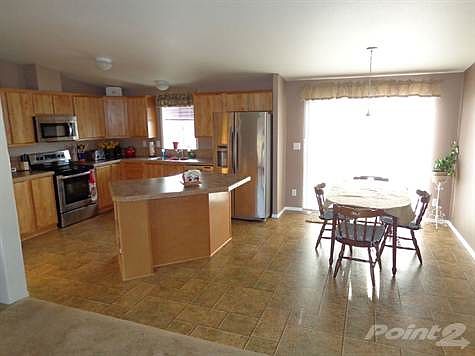 dining area access to patio