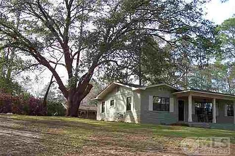 2nd image of 922 Magnolia Dr