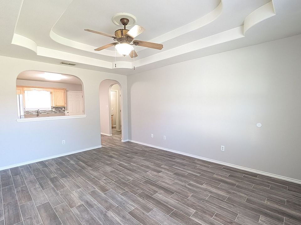 1st image of 2525 Chuparosa Ct #4