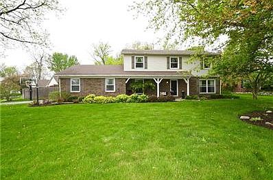 Totally Brookshire North home on a huge corner lot with fenced yard.