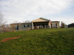 232 W Bruce Rd, Fawn Grove, PA 17321