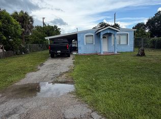 1043 Lee St, Moore Haven, FL 33471