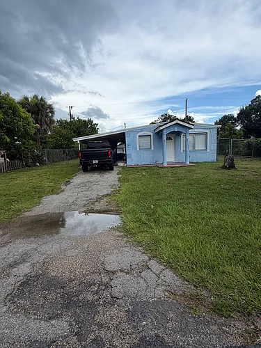 1043 Lee St Photo 1